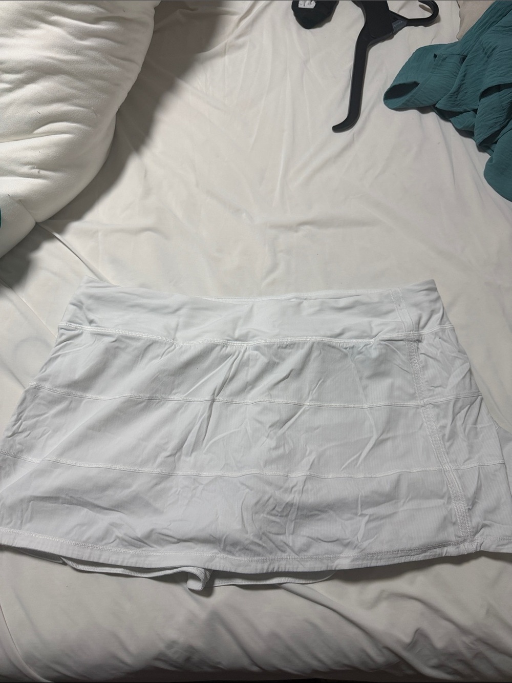Women's Lululemon White Athletic Skort - Lightweight Active Skirt